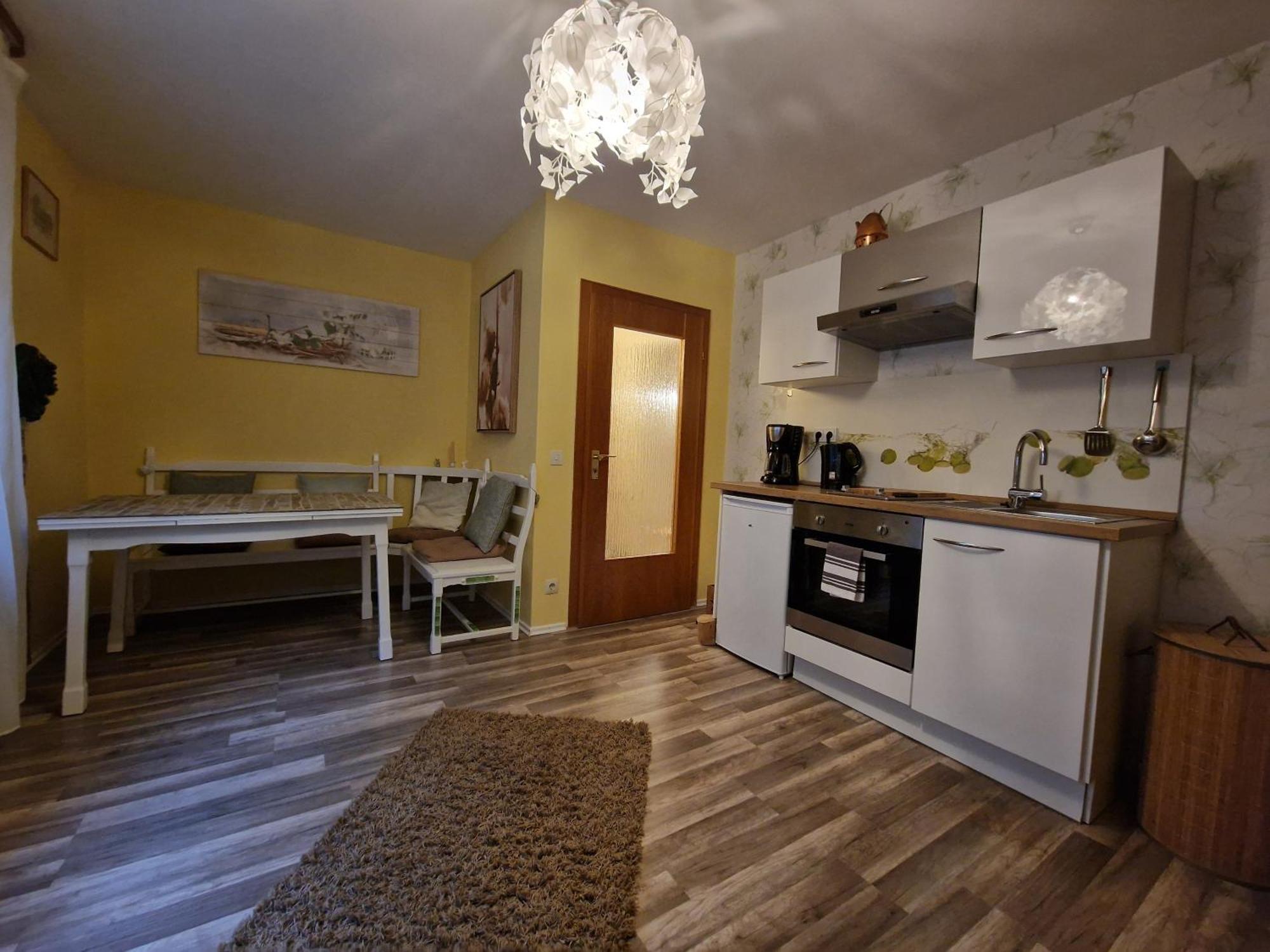 Marburg Apartment Pfiffige Luisa In Ruhiger Waldrandlage Mit Balkon Und Wintergarten Exterior foto