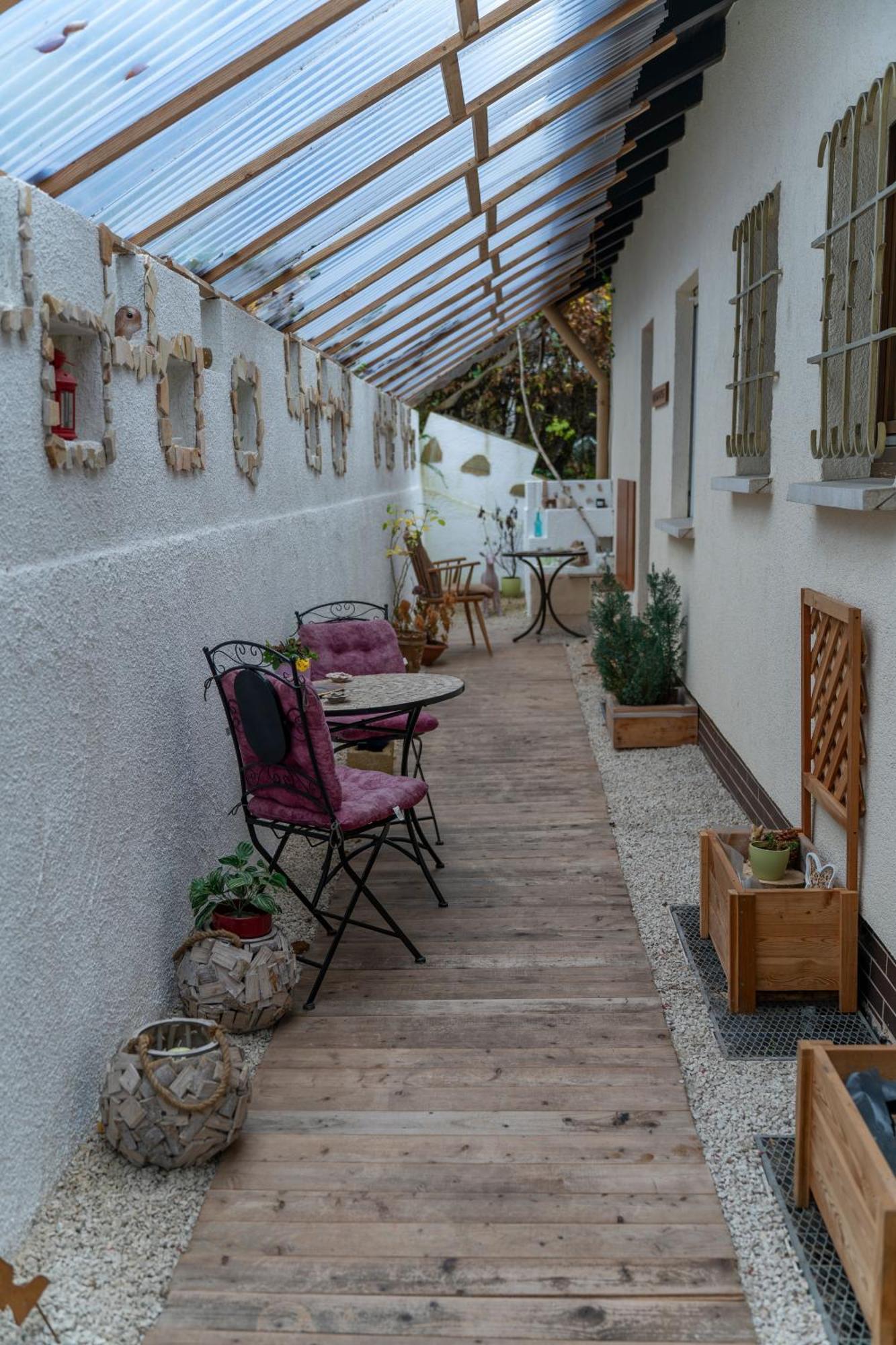 Marburg Apartment Pfiffige Luisa In Ruhiger Waldrandlage Mit Balkon Und Wintergarten Exterior foto